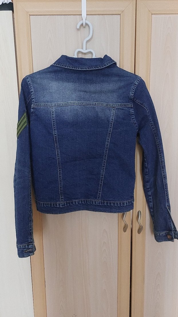 Düğmeli Koyu Mavi Nakışlı Kadın Kot Ceket - Görsel 5