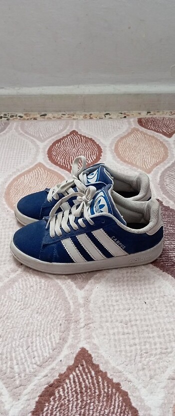 Adidas campus