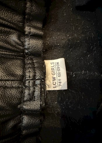 Kız çocuk Siyah Deri görünümlü Mini Şort - Görsel 3