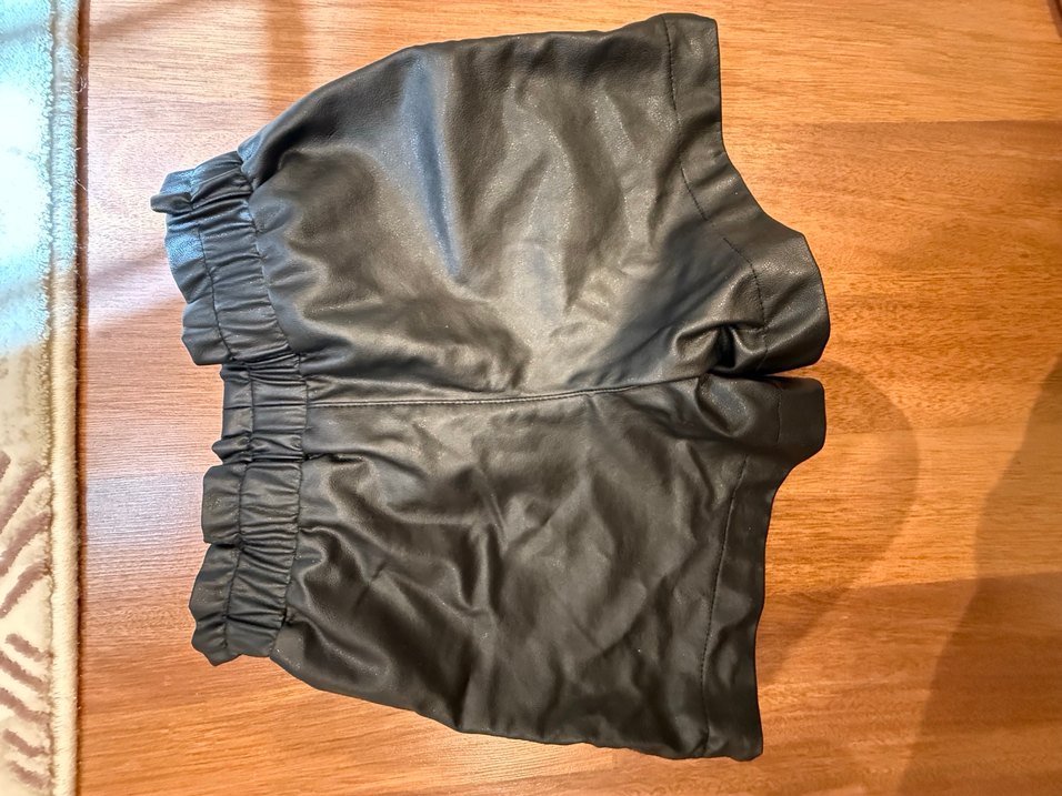 Kız çocuk Siyah Deri görünümlü Mini Şort - Görsel 2