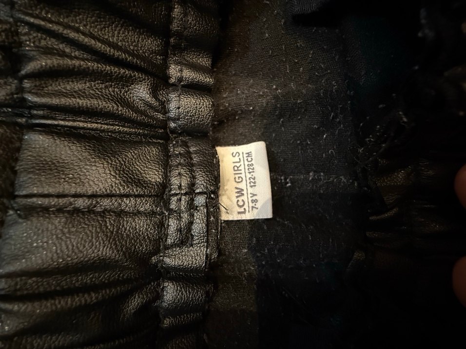 Kız çocuk Siyah Deri görünümlü Mini Şort - Görsel 3