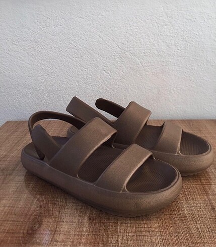 Yeezy slide sandalet