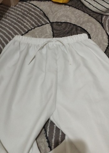 Kadın Beyaz Midi Pilili Rahat Pantolon