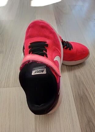 Nike kız çocuk spor ayakkabisi