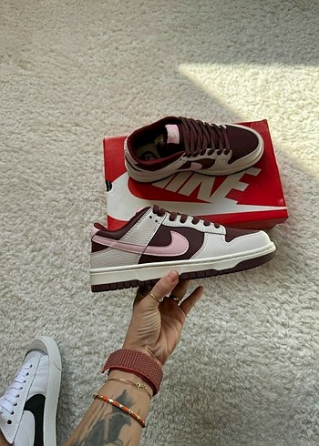 Nike Nike Dunk Valentines