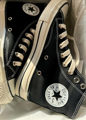 37 Beden siyah Renk Converse Chuck Taylor İndirimli Ürün