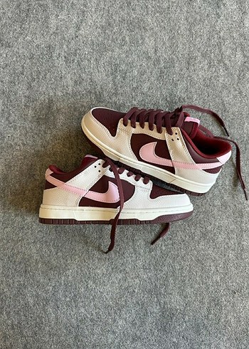 39 Beden Nike Dunk Valentines