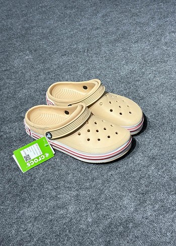 Crocs CROCS  OFF COURT BEJ 4 ADET SÜS HEDİYE, 1 ADET NIKE ÇORAP