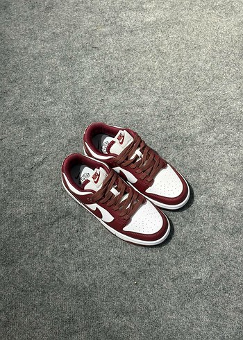 Nike NIKE DUNK LOW BORDEAUX +1 ADET ÇORAP HEDİYE