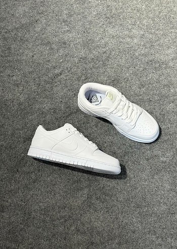 42 Beden NIKE DUNK LOW WHİTE SON FİYAT +1 ADET ÇORAP HEDİYE