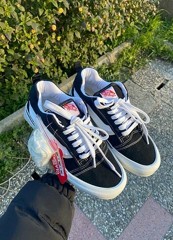 KNU VANS 