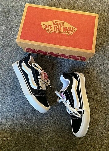 37 Beden siyah Renk VANS KNU SİYAH