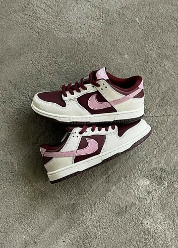 38 Beden Nike Dunk Low Valentines Day 