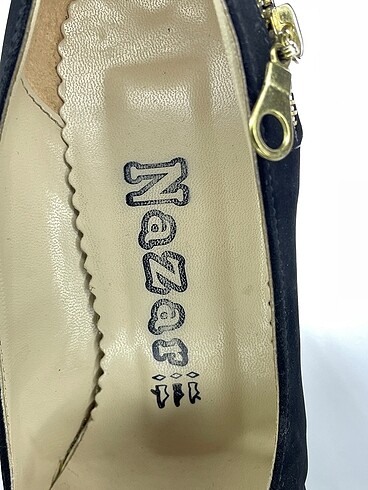 39 Beden siyah Renk PreLoved Dolgu Topuk %70 İndirimli.