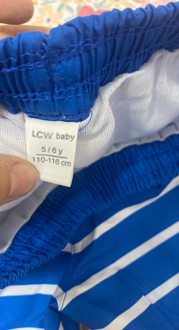 Erkek Çocuk Mavi Çizgili Deniz Şortu - Görsel 2