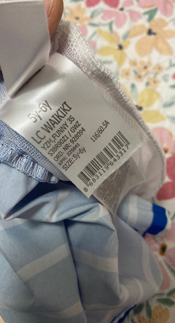 Erkek Çocuk Mavi Çizgili Deniz Şortu - Görsel 4