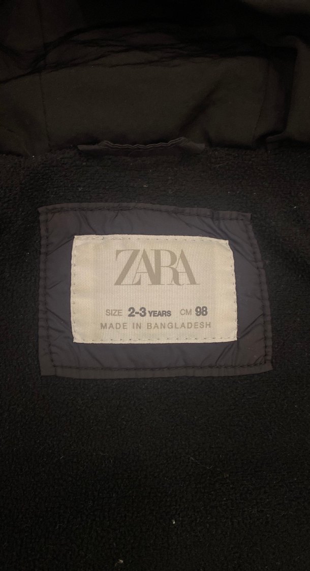 Erkek Çocuk Siyah Kapüşonlu Kışlık Mont - Görsel 3