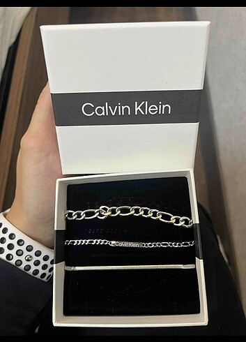 Calvin Klein Saat & saat ' de 2560tl olan o bileklik