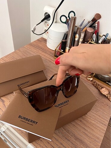 Orijinal burberry güneş gözlüğü