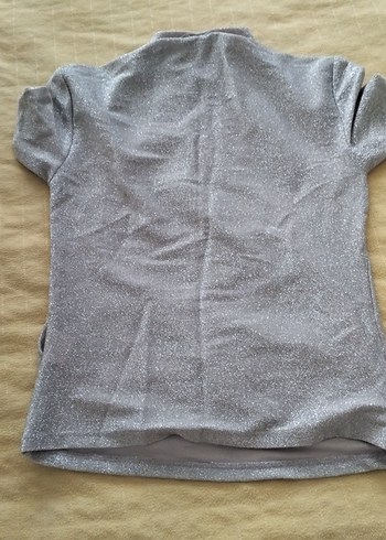 Gri V Yakalı e Kısa Kollu pırıltılı Tişört - Görsel 5