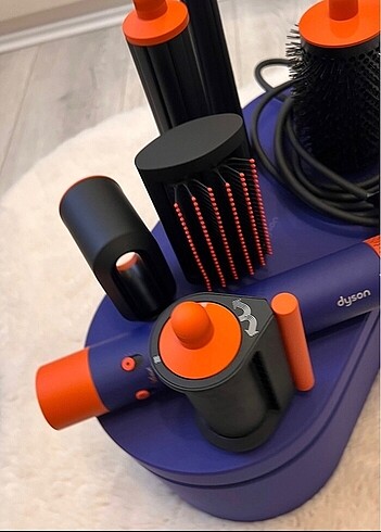 DYSON