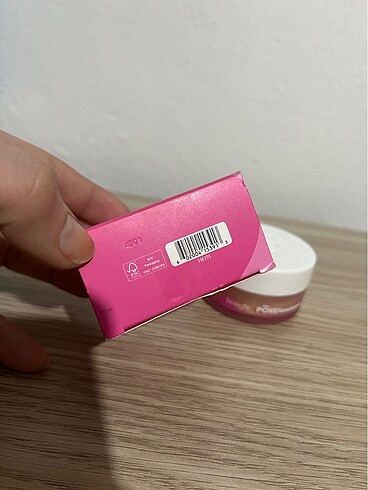 Benefit Benefit Sabitleyici Pudra