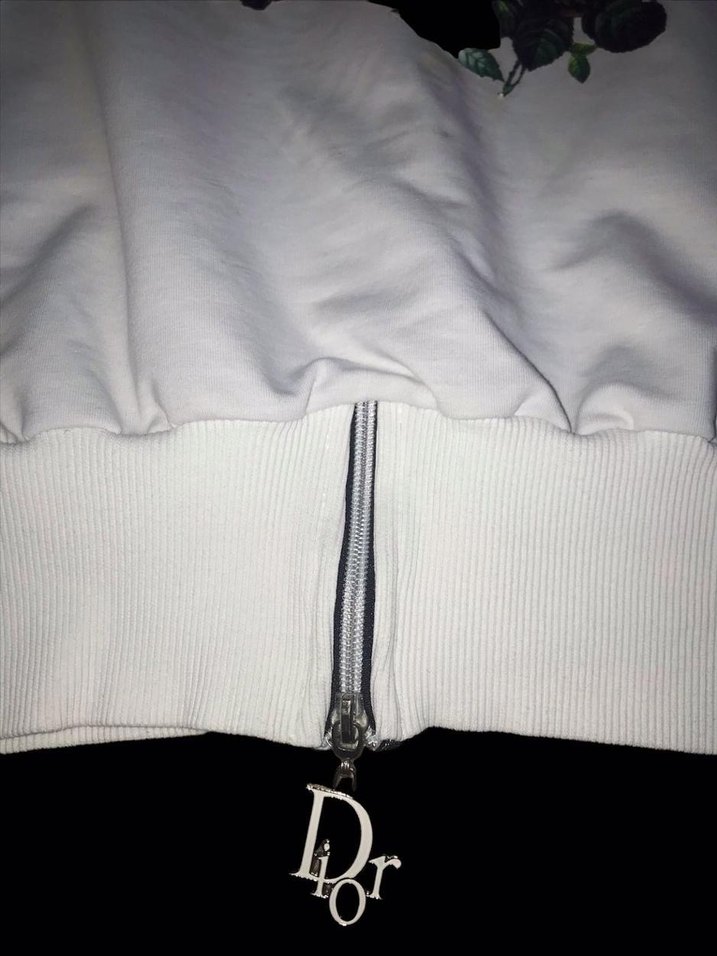 Kadın Beyaz Kapüşonlu Kısa Sweatshirt - Görsel 3