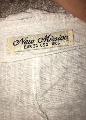 Beyaz V Yaka Fırfırlı Kısa Bluz crop - Görsel 2