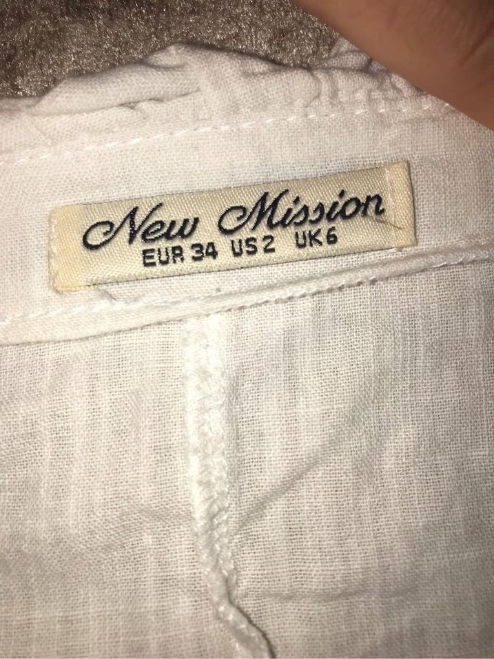 Beyaz V Yaka Fırfırlı Kısa Bluz crop - Görsel 2