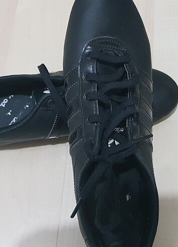 39 Beden Orjinal adidas 1 kez giyildi