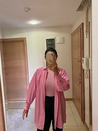 Pembe uzun gömlek