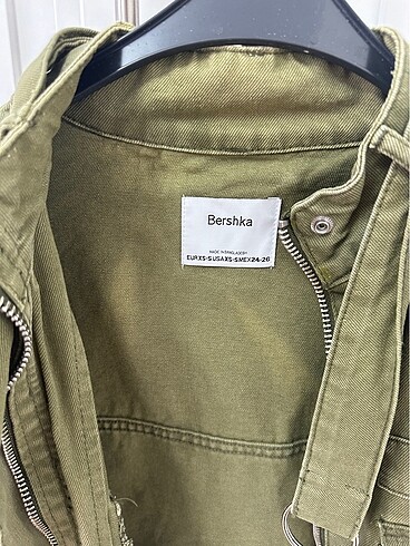 Bershka Haki yeşil crop ceket