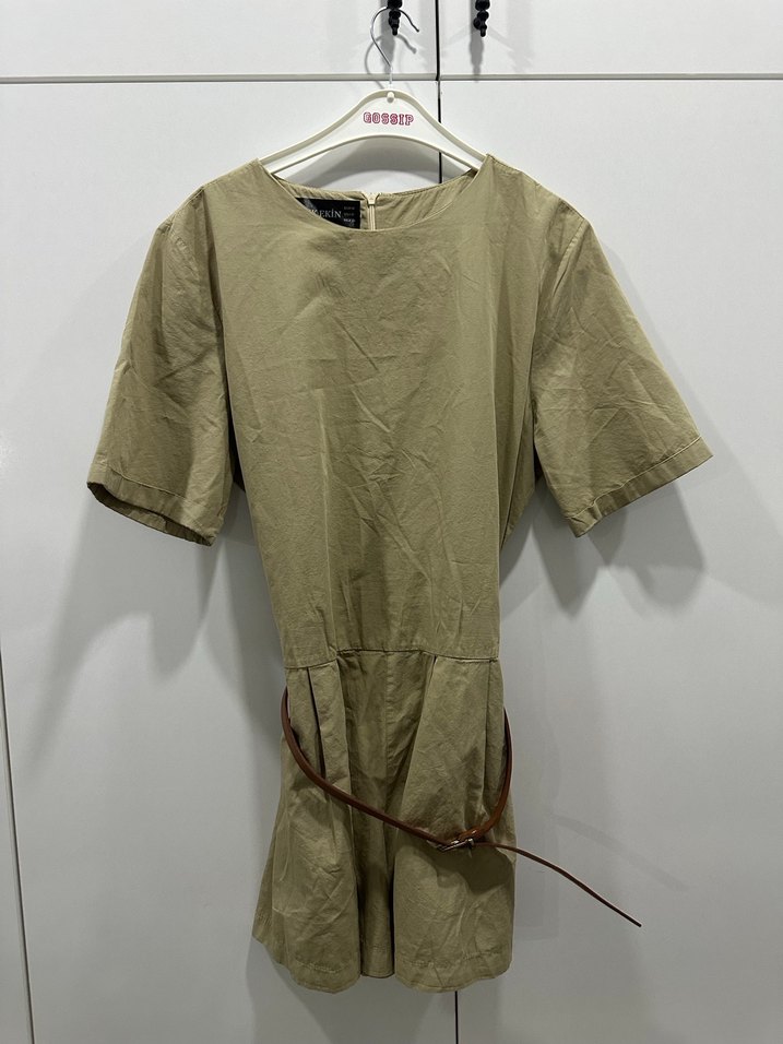 Bej kemerli mini şortlu tulum - Görsel 4