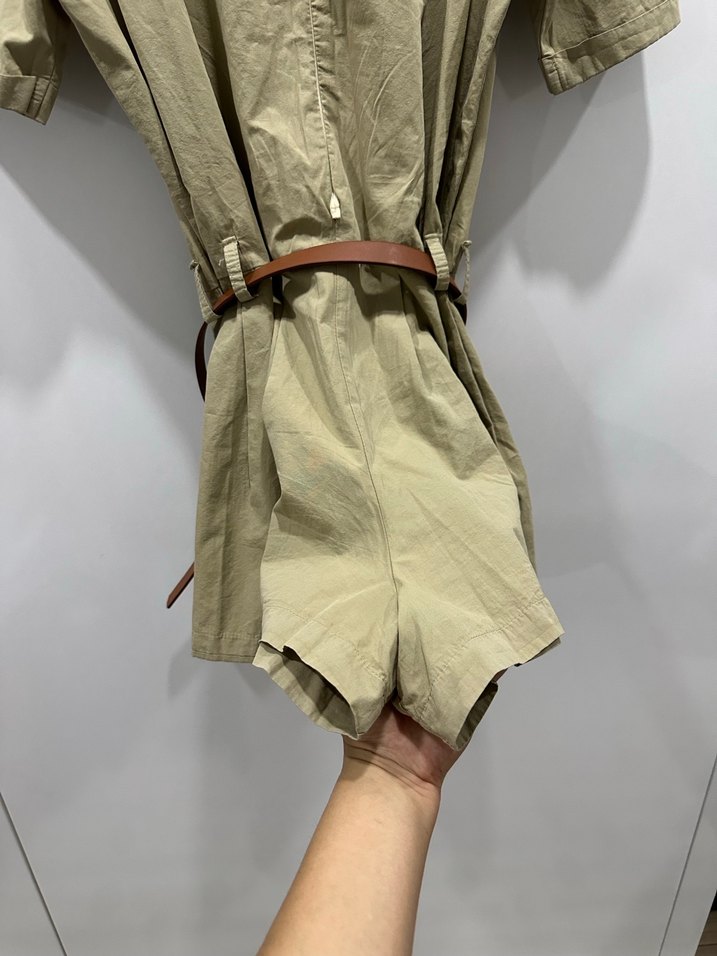 Bej kemerli mini şortlu tulum - Görsel 2