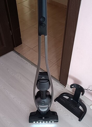 ELEKTROLUX Q9 ŞARZLİİ SÜPÜRGE 