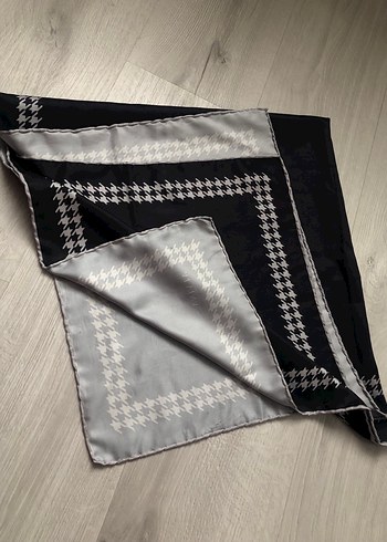 Siyah eşarp - Görsel 4