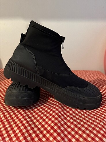 Zara Çocuk Bot