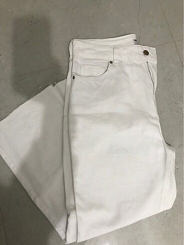 Kadın beyaz jean pantolon