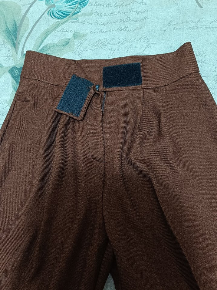 Kadın Kahverengi Pileli Kumaş Pantolon - Görsel 4