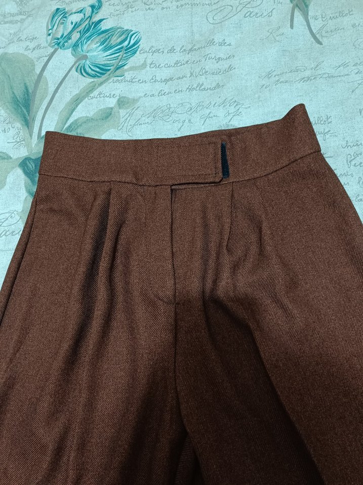 Kadın Kahverengi Pileli Kumaş Pantolon - Görsel 3