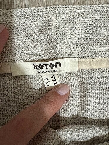 Koton Cep Detaylı Bej Mini Etek