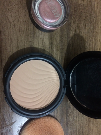 m Beden çeşitli Renk Flormar ve maybelline 