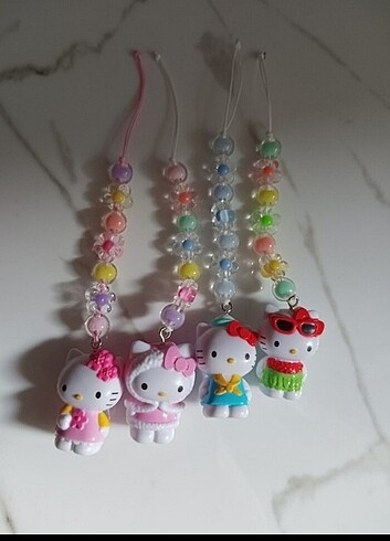 Pembe kürklü hello kitty 