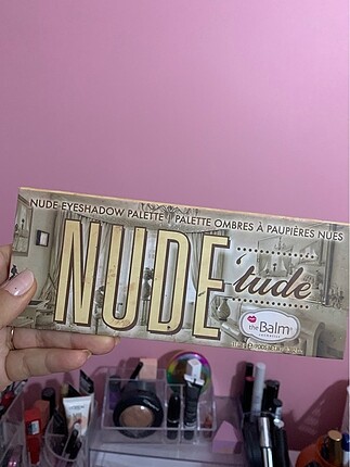 The Balm The balm nude dude far paleti