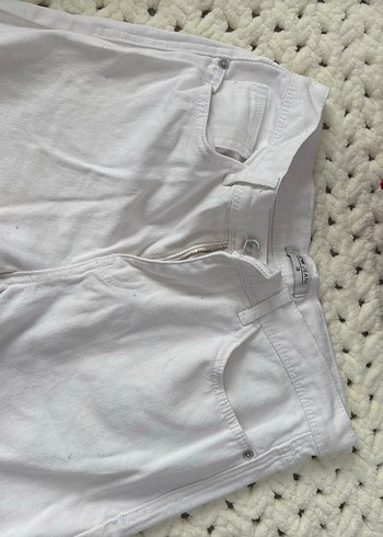 Düğmeli Beyaz Keten Bol Kesim Pantolon - Görsel 2