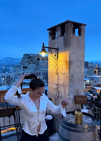 Bershka Beyaz Parlak Düğmeli V Yakalı Bluz - Görsel 4