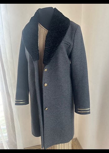 Siyah Yaka Detaylı Koyu Gri Kaban - Görsel 9