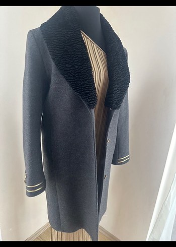 Siyah Yaka Detaylı Koyu Gri Kaban - Görsel 11