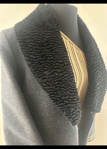 Siyah Yaka Detaylı Koyu Gri Kaban - Görsel 13