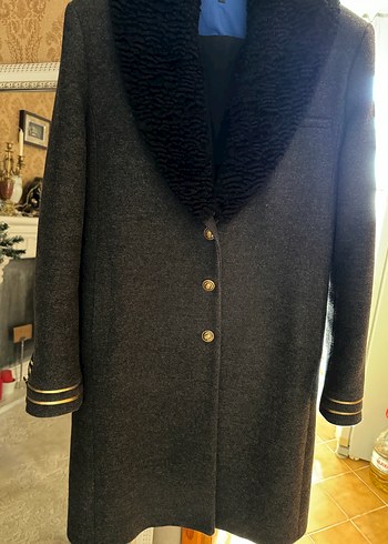 Siyah Yaka Detaylı Koyu Gri Kaban - Görsel 7